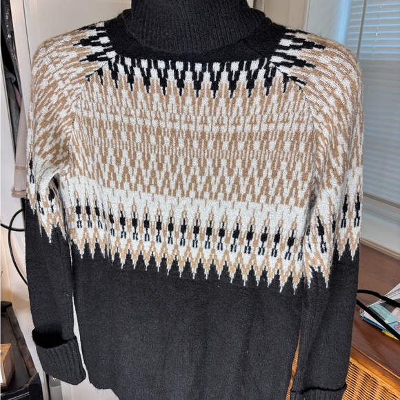 JohnPaulRichard Black and Cream TurtleNeck Sweater - Picture 2 of 4